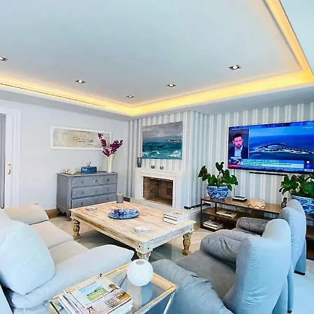 아파트 Superior 3 Bedroom Center Close To