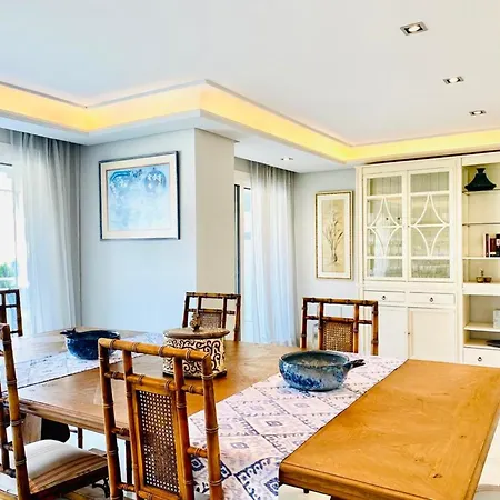 아파트 Superior 3 Bedroom Center Close To