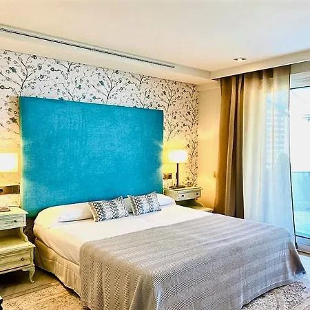 Superior 3 Bedroom Center Close To 마르베야