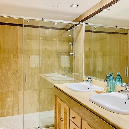 아파트 Superior 3 Bedroom Center Close To 마르베야