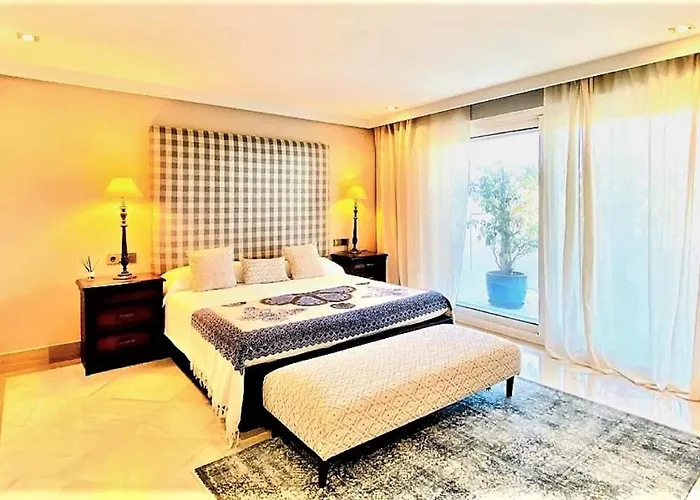 Superior 3 Bedroom Center Close To Apartamento Marbella